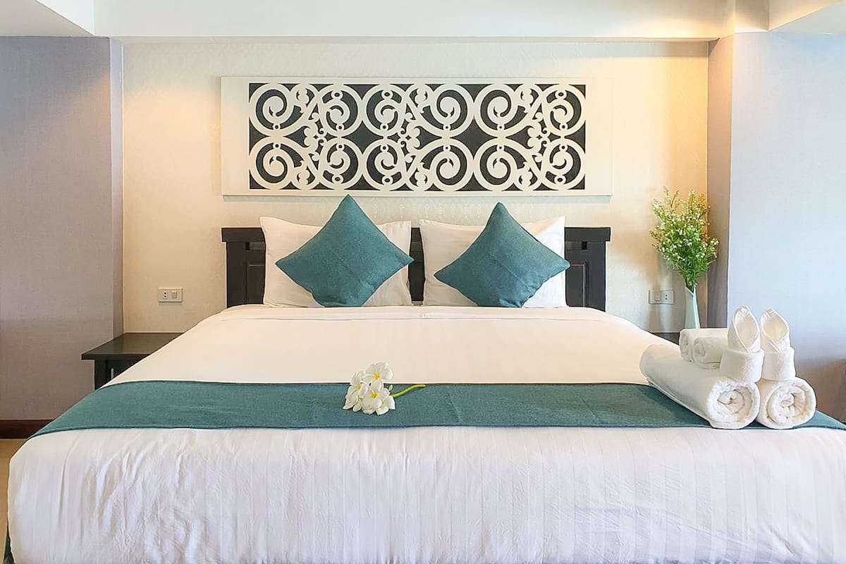 Superior Riverfront Room