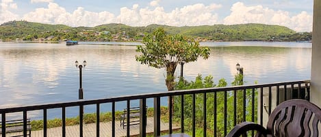 Riverfront Family Room | Living area | TV