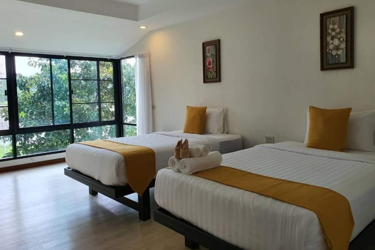 Desk, blackout drapes, free WiFi