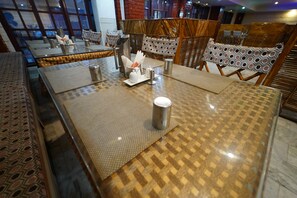 Restaurant - Hotel Palmyra Grand Inn (Tirunelveli)