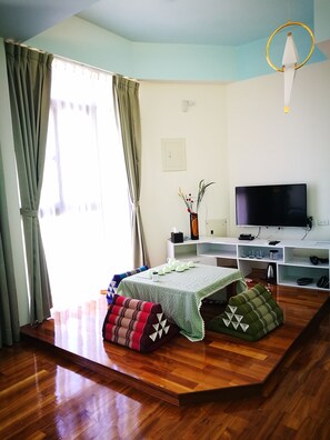 Quadruple Room, City View | In-room dining - 198 Red Hat B&B (Magong)