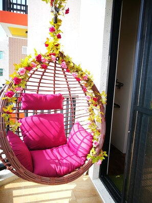 Royal Double Room | Balcony - 198 Red Hat B&B (Magong)