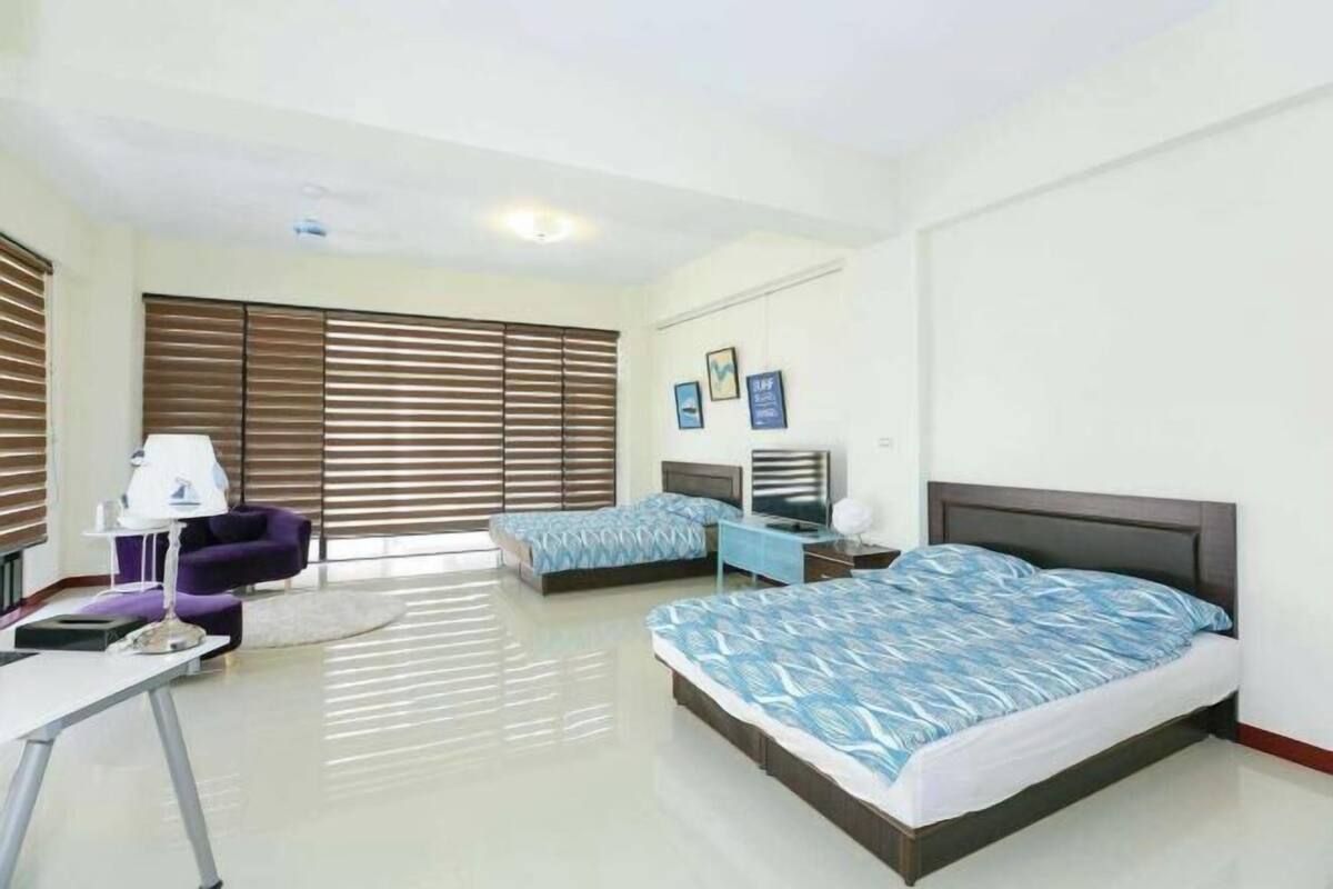 Desk, blackout drapes, WiFi (free), bed sheets