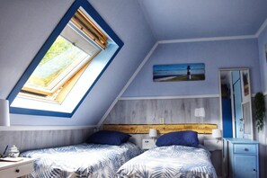 Minibar, free WiFi, bed sheets