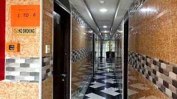 32-inch LCD TV with satellite channels, TV