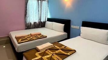 مكتب ومكواة/لوح كي وواي فاي مجانًا