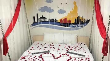 In-room safe, desk, iron/ironing board