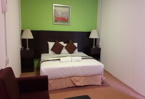 Quarto (VIP) | Cofres nos quartos, escrivaninha, ferros/tábuas de passar roupa