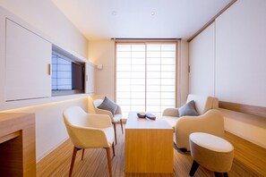 Superior Family (please see all information about our room before you book) | In-room safe, individually decorated, individually furnished, desk - RESI STAY Kumico Amaterrace (Kyoto)