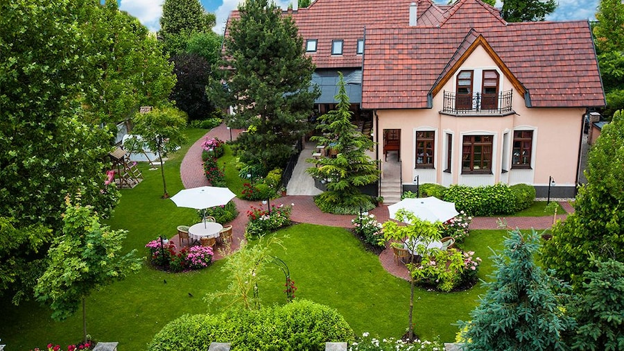 Villa Rosa Restaurant & Pension