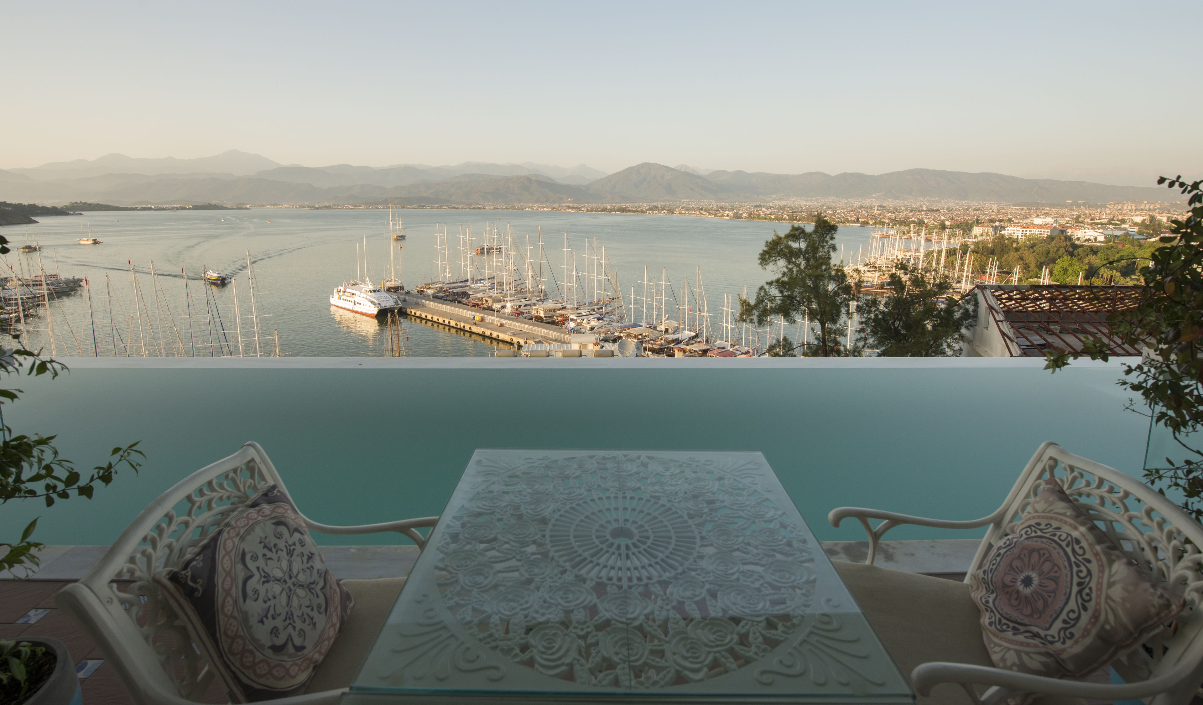 屋外プール、サンラウンジャー