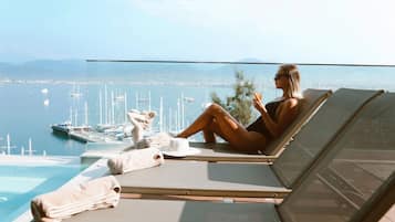 Ulkouima-allas, aurinkotuoleja