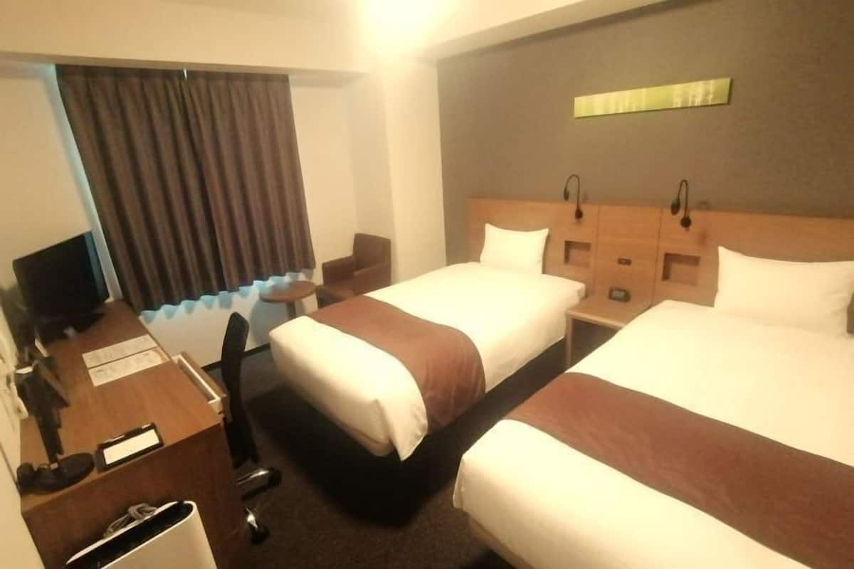Desk, free WiFi, bed sheets