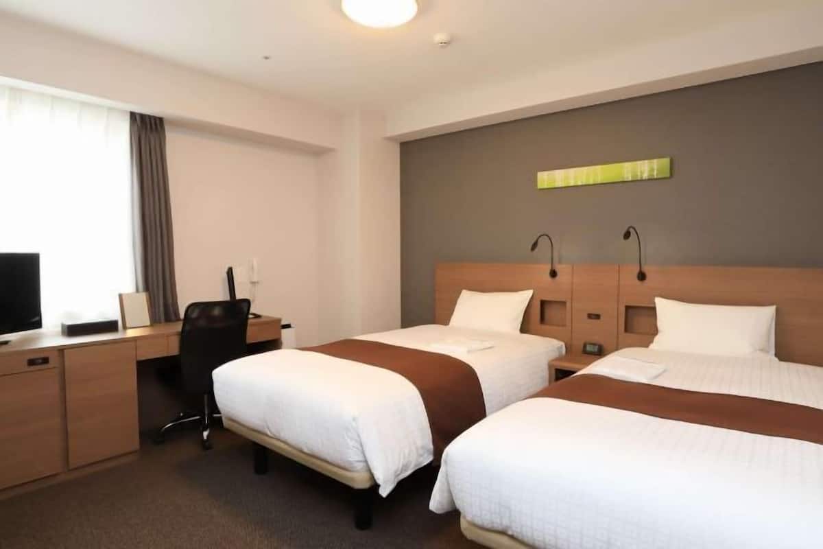 Desk, free WiFi, bed sheets