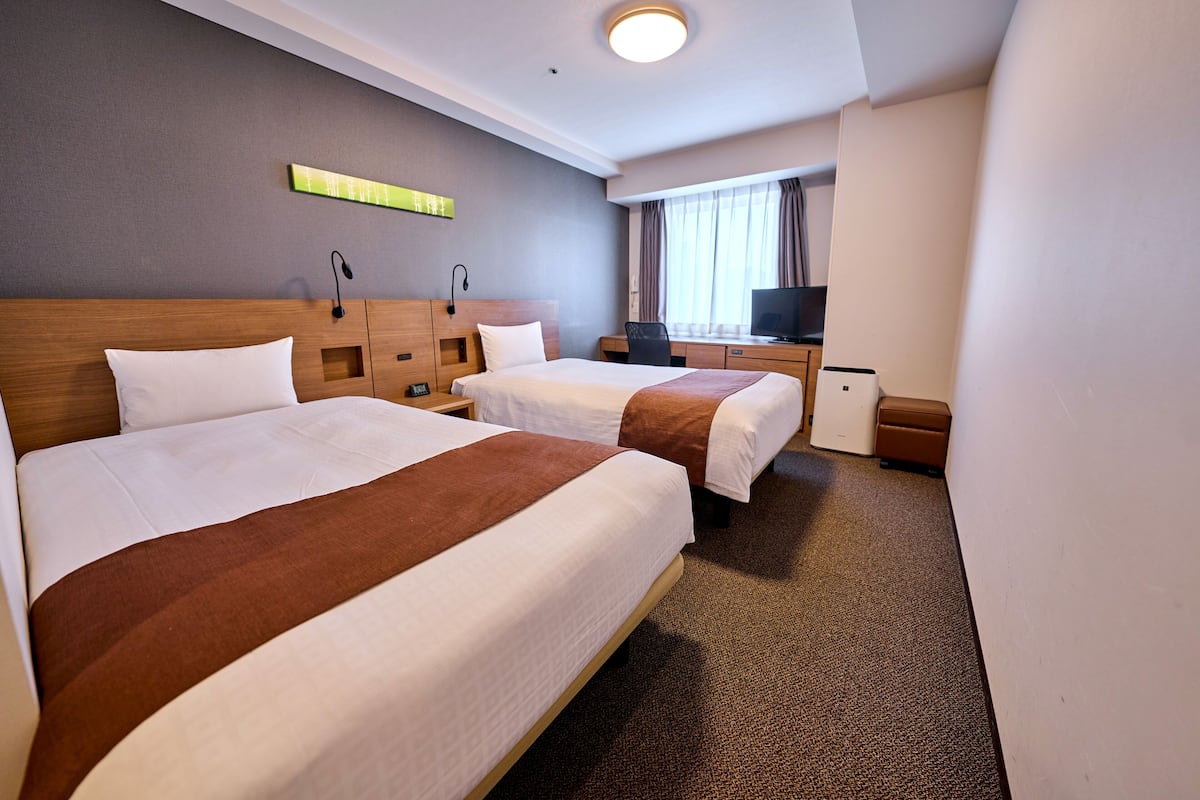 Standard Twin Room, Non Smoking | Desk, free WiFi, bed sheets