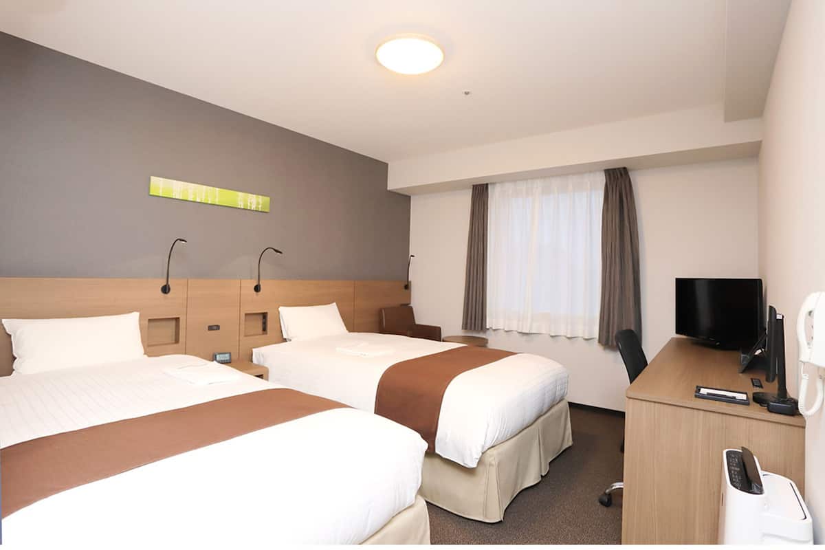 Desk, free WiFi, bed sheets