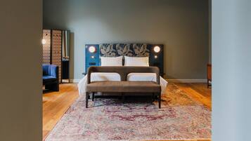 Suite | Hypo-allergenic bedding, in-room safe, blackout drapes