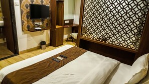 Svit | Sängtillbehör av högsta kvalitet, minibar och skrivbord