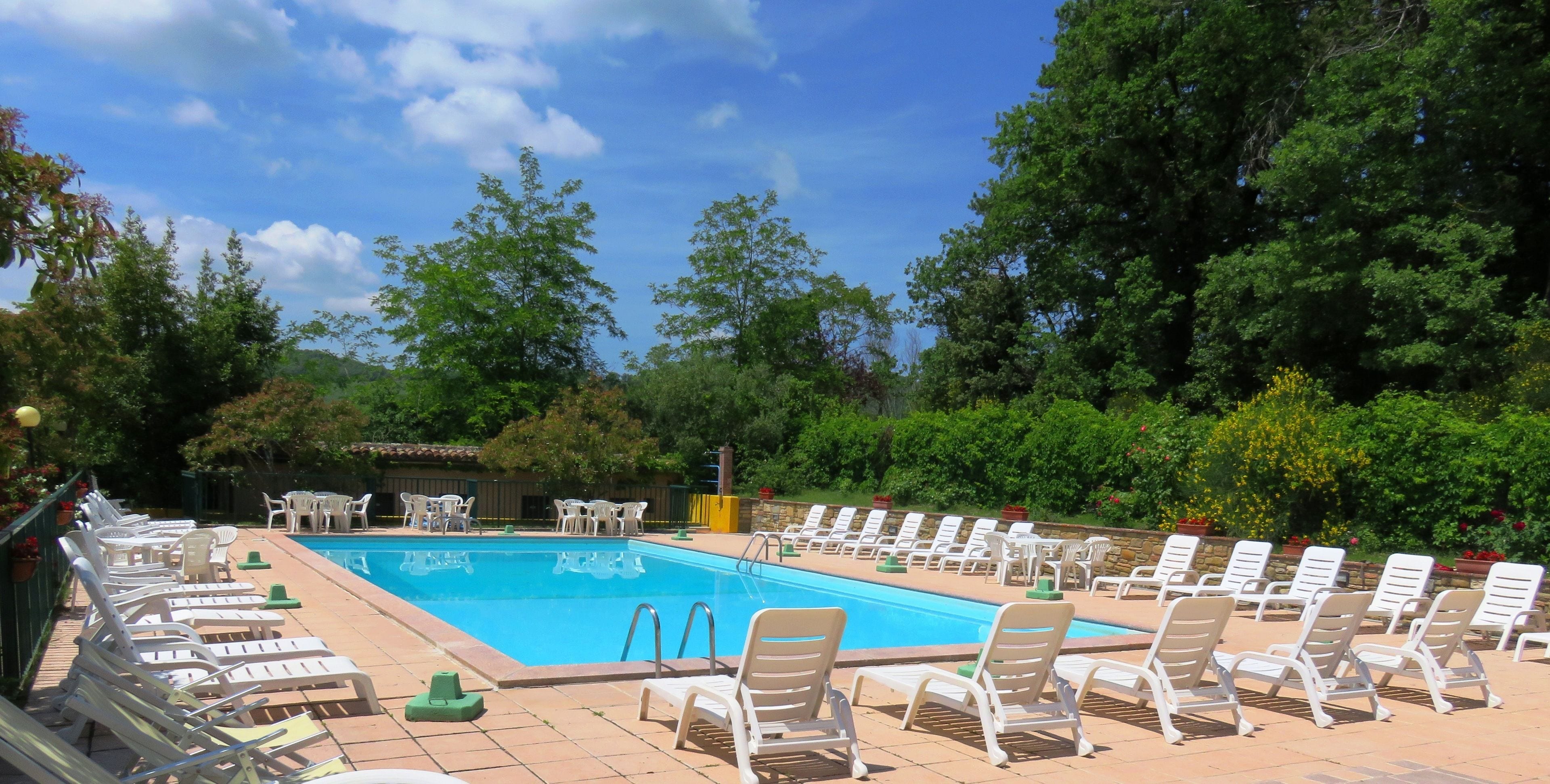 2 piscines extérieures, piscine sur le toit, chaises longues