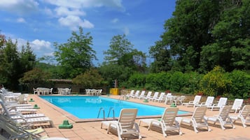 2 piscines extérieures, piscine sur le toit, chaises longues