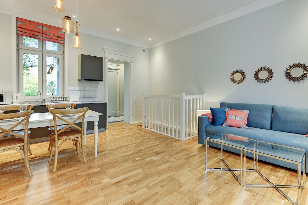 Appartement, 2 slaapkamers, balkon (max. 7 adults) | Woonkamer | Flatscreentelevisie