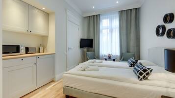 Studiolejlighed - privat badeværelse (max. 2 adults) | Individuelt design, individuel indretning, strygejern/strygebræt