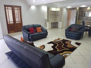 Living room - Sunflower Guesthouse (Cape Town)