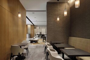 Lobby - Courtyard By Marriott Kyoto Shijo Karasuma (Kyoto)