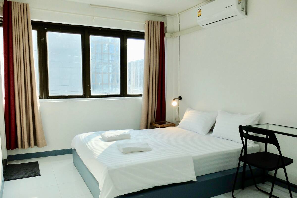 Double Room with Window | Desk, free WiFi