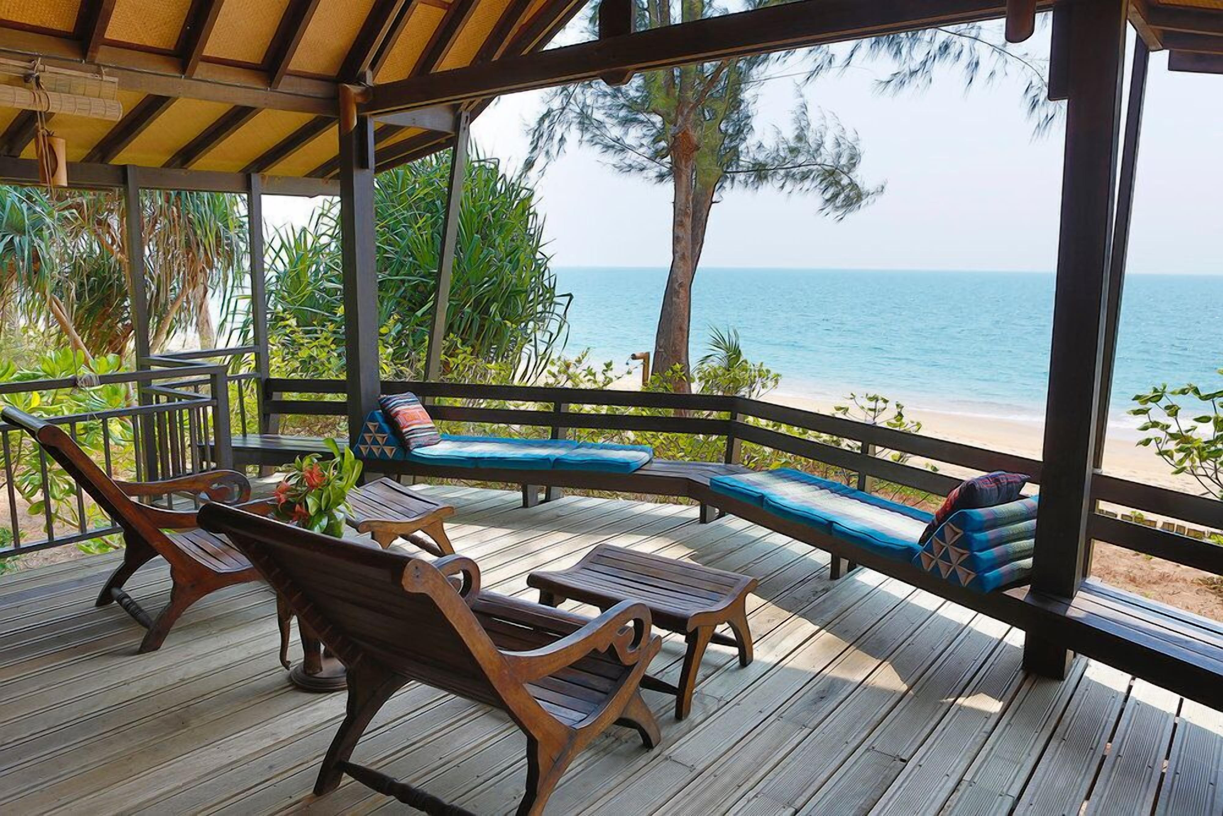 Seafront couples | Area keluarga