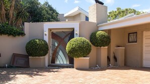 Unclassified image, 2 of 19, button - Clivia House, Gordons Bay (Cape Town)