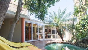 Unclassified image, 4 of 19, button - Clivia House, Gordons Bay (Cape Town)