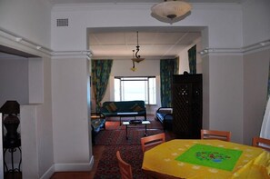 Admirals Rest Self-Catering House | Living area