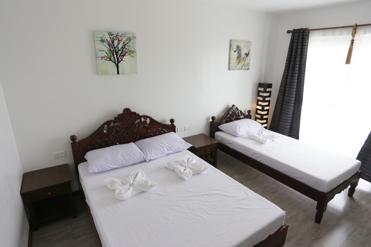 Quarto casal standard | Escrivaninha, Wi-Fi de cortesia, roupa de cama