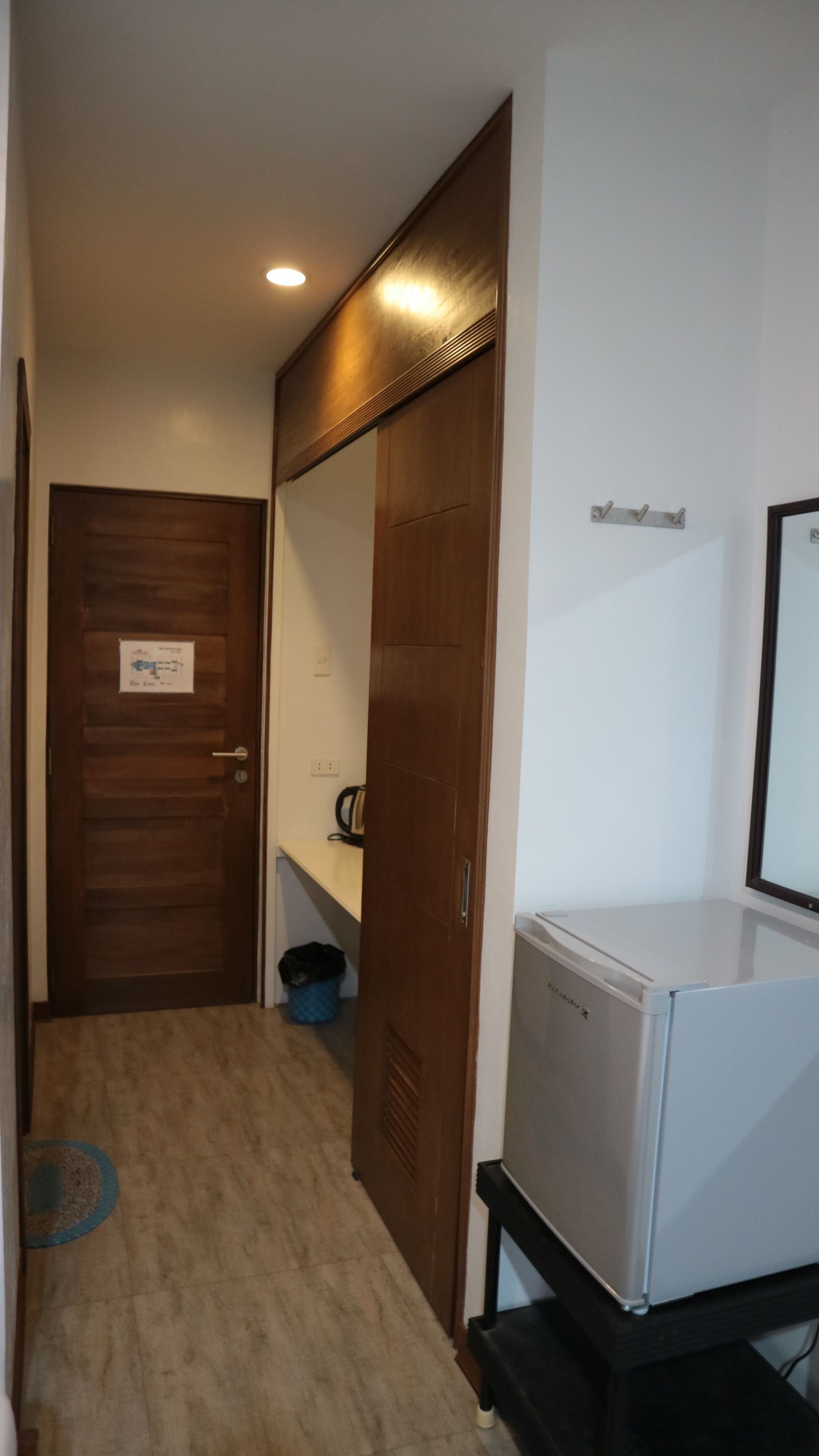 classic quadruple room | desk, free wifi, bed sheets