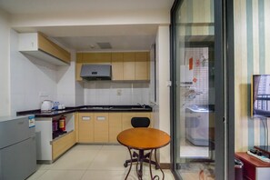 Quarto casal superior | Individualmente decorados, individualmente mobiliados, escrivaninha