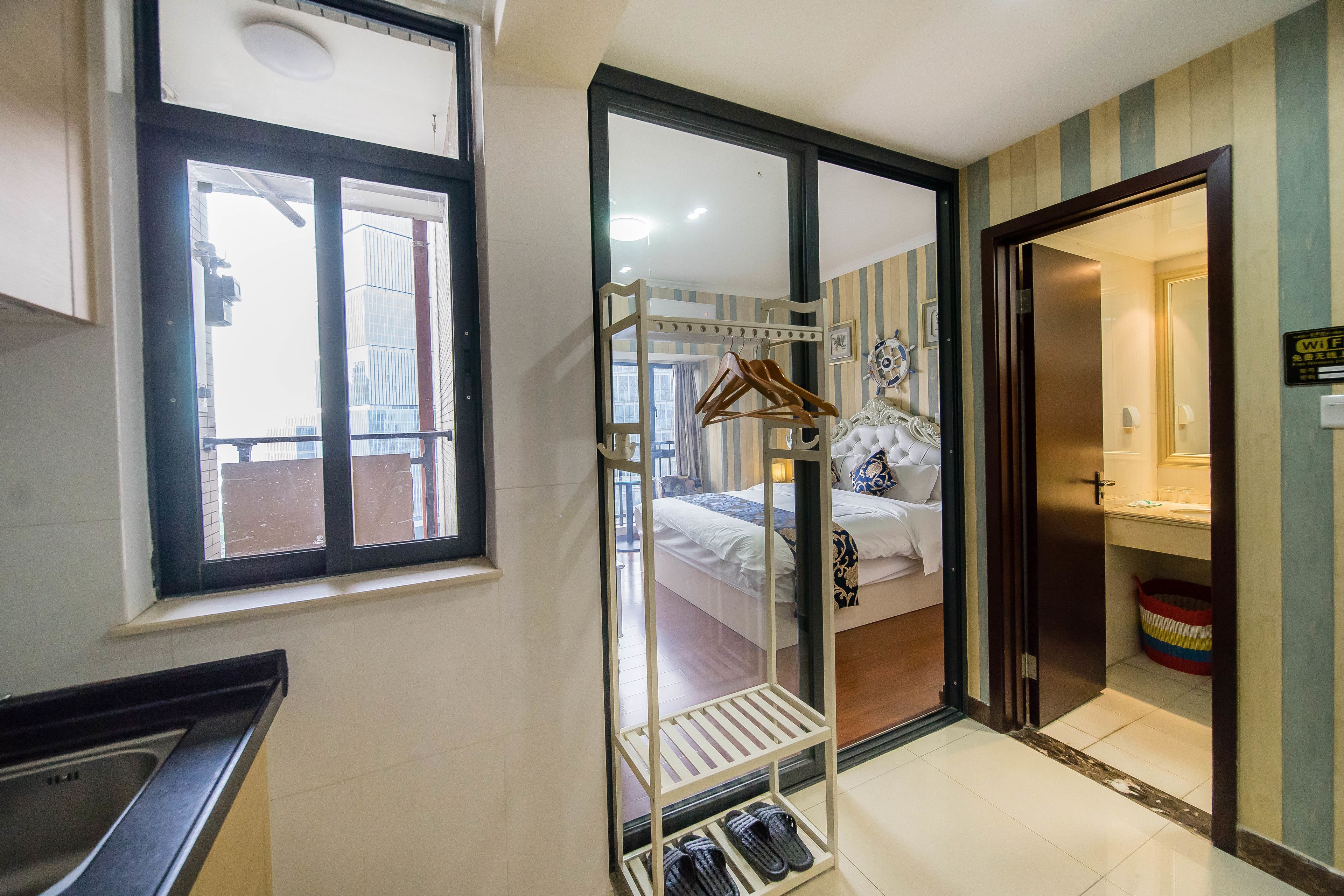 Kamar Double Khas | Didekorasi berbeda-beda dan dilengkapi dengan perabotan berbeda-beda