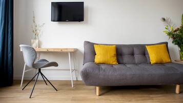 Deluxe Double or Twin Room | Desk, free WiFi
