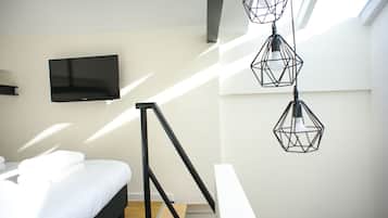 Double or Twin Room, Mezzanine | Desk, free WiFi