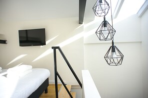 Quarto casal ou duplo, no mezanino | Escrivaninha, Wi-Fi de cortesia