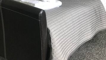 Double Room | Free WiFi, bed sheets