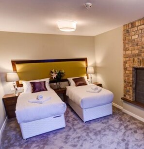 Doppel- oder Zweibettzimmer