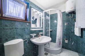 Apartment, 2 Bedrooms | Bathroom