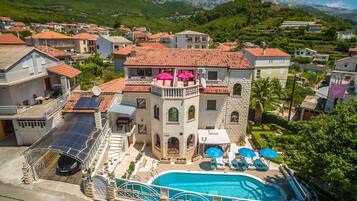 Seasonal outdoor pool