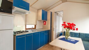 Trailer, 2 quartos (Happy Holiday Home 2B) | Cozinha privada