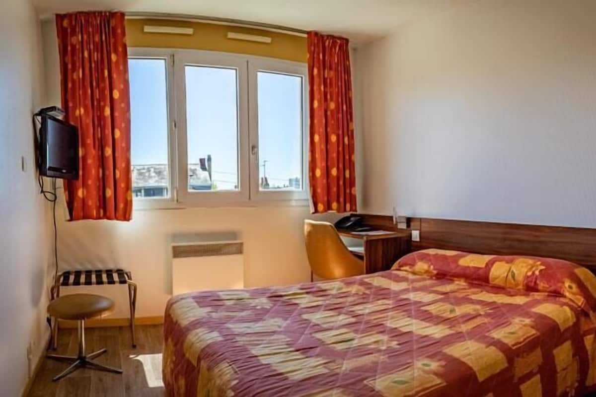 Chambre Double | Literie de qualité supérieure, bureau, Wi-Fi gratuit