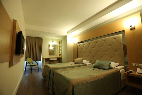 Minibar, in-room safe, desk, free WiFi - Hotel Grand Nigde (Nigde)