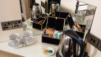 Double Room, Ensuite (Room2) | Iron/ironing board, free WiFi, bed sheets