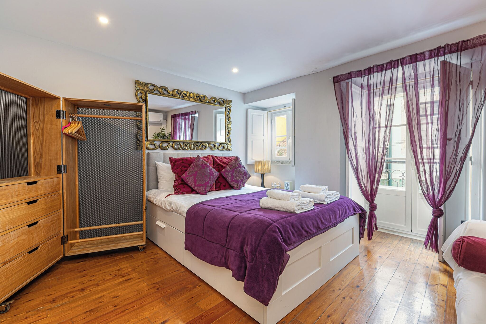 Superior Apartment, 1 Queen Bed, Balcony, City View (LS3) | 1 bedroom, individually decorated, individually furnished