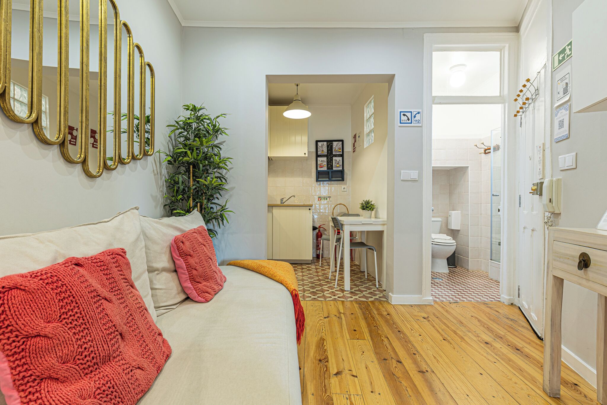 Premium Apartment, 1 Queen Bed with Sofa bed, Balcony, City View (LS4) | Living area | 20-cm LCD TV with cable channels